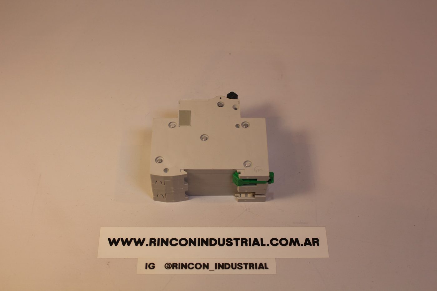 Vista 3 de Interruptor Termomagnético Schneider Easy9 C10